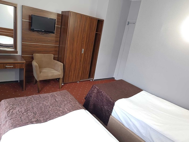 Imagen de la habitación del Pirotel Hotel. Foto 7