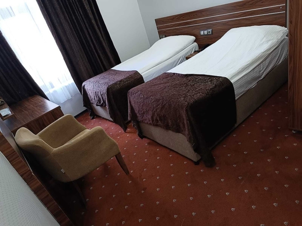 Imagen de la habitación del Pirotel Hotel. Foto 12
