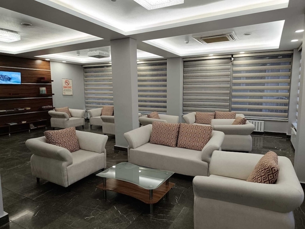 Imagen de los interiores del Pirotel Hotel. Foto 18