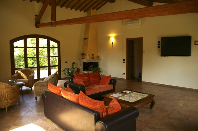 Imagen de los interiores del Pisa Holidays. Foto 11