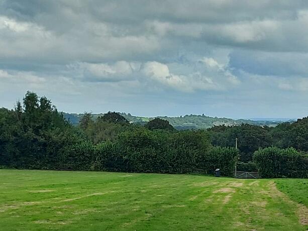 Imagen general del Pitch your own tent in beautiful location Kent Sussex border. Foto 2