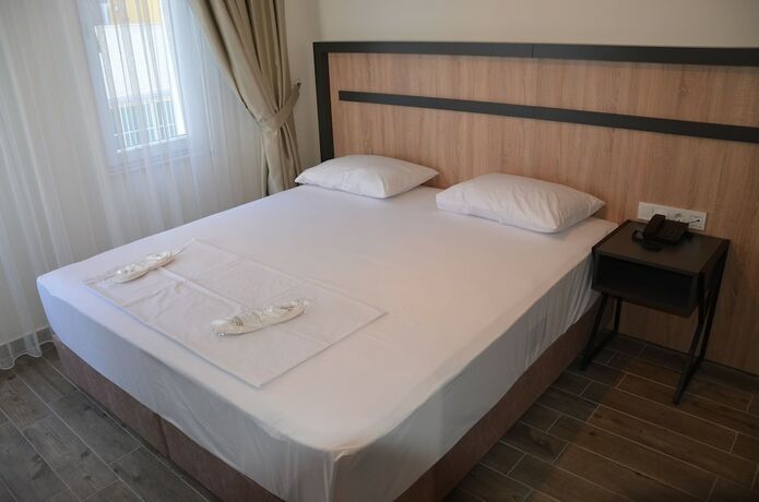 Imagen de la habitación del Piyes Otel. Foto 15