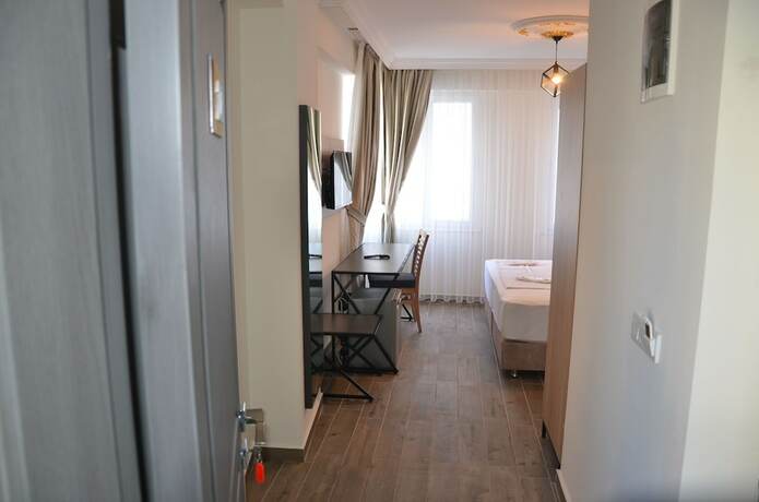 Imagen de la habitación del Piyes Otel. Foto 17