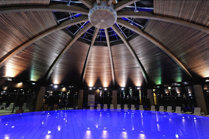 Imagen de la piscina del Pk Parkhotel Kurhaus. Foto 18