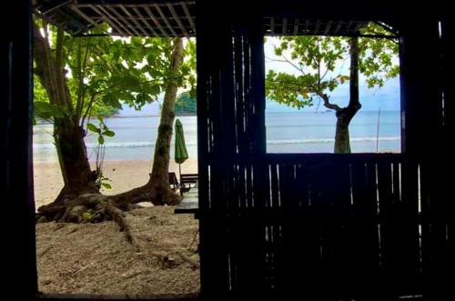 Imagen general del Playa La Caleta Bataan, Bagac. Foto 8