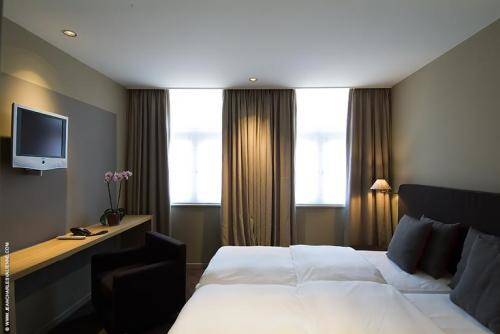 Imagen de la habitación del Pol Hotel. Foto 16