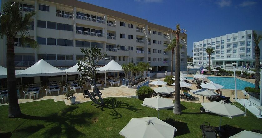 Imagen general del Pola Costa Beach Hotel Apartment. Foto 5