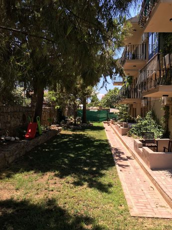 Imagen de los exteriores del Poppy Apart Hotel. Foto 13