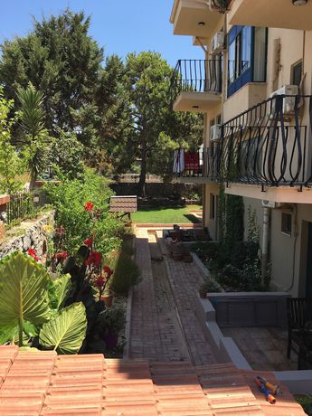 Imagen de los exteriores del Poppy Apart Hotel. Foto 14
