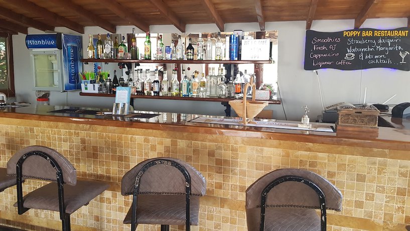 Imagen de los interiores del Poppy Apart Hotel. Foto 15