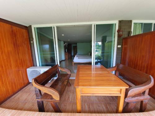 Imagen general del Pornpailin Riverside Resort. Foto 4