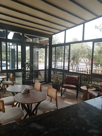Imagen del bar/restaurante del Port Hotel Tasucu. Foto 5