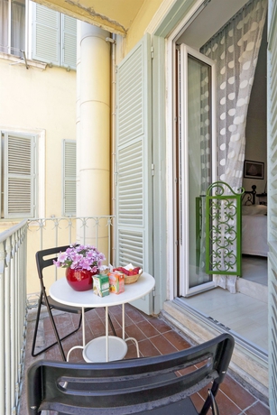 Imagen de los exteriores del Porta Pia Comfy Rooms. Foto 14