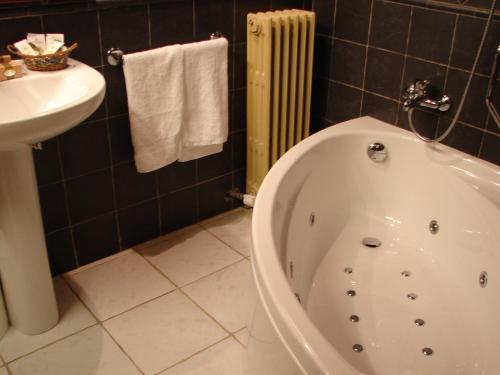 Imagen de la habitación del Posada Los Templarios. Foto 4