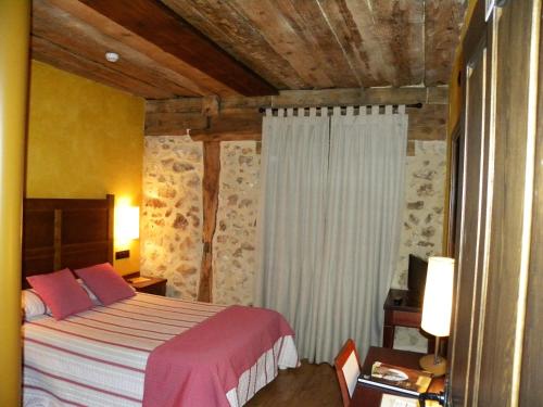 Imagen de la habitación del Posada Los Templarios. Foto 7