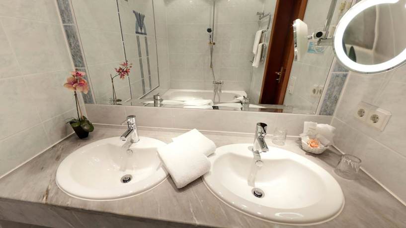 Imagen de la habitación del Post Hotel Mittenwald. Foto 14