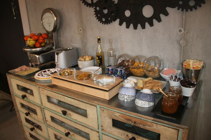 Imagen del bar/restaurante del Pove 2.4 Hotel. Foto 5