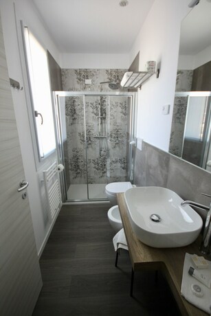 Imagen de la habitación del Pove 2.4 Hotel. Foto 8