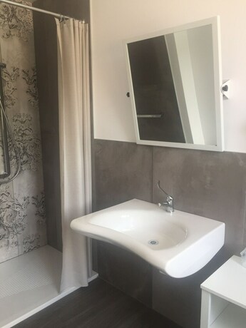 Imagen de la habitación del Pove 2.4 Hotel. Foto 15