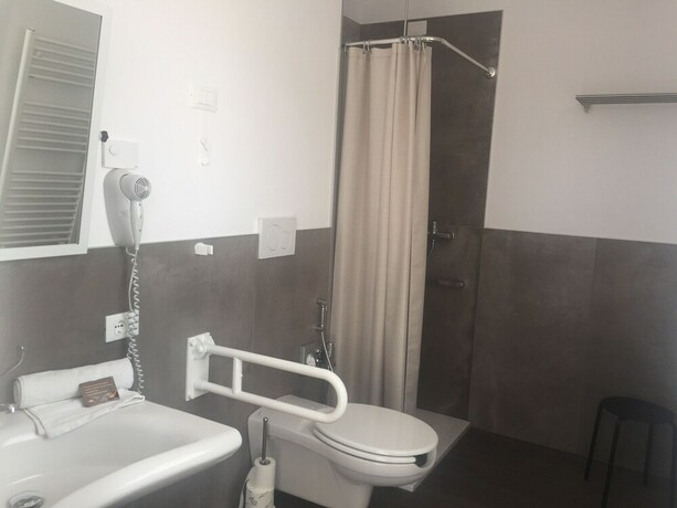 Imagen de la habitación del Pove 2.4 Hotel. Foto 16
