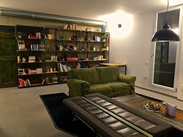 Imagen de los interiores del Pove 2.4 Hotel. Foto 19