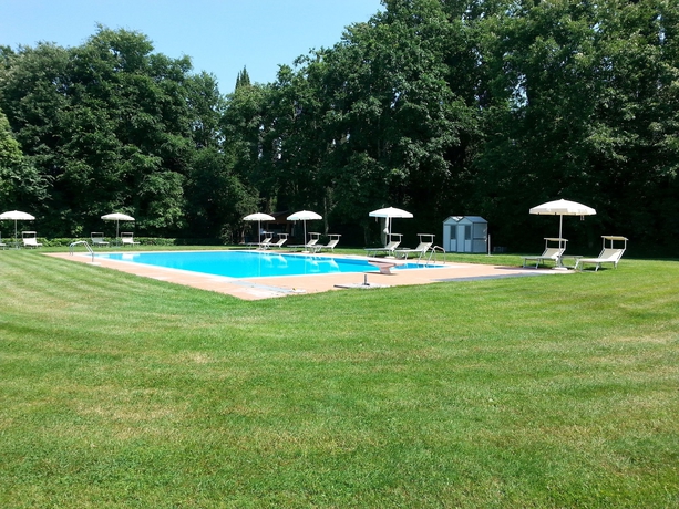 Imagen de la piscina del Pratello Country Resort. Foto 6