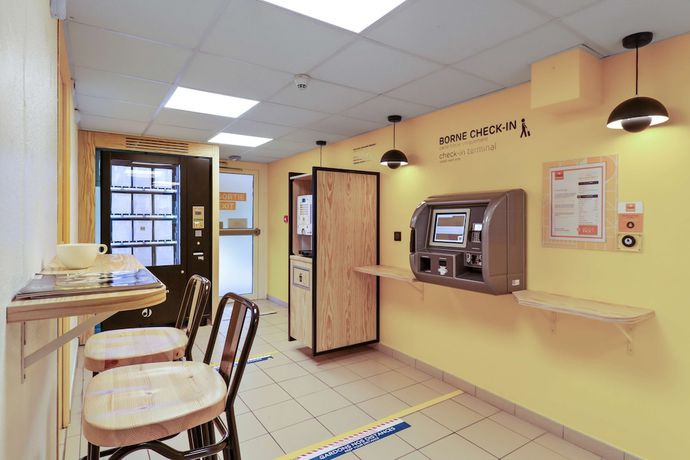 Imagen del bar/restaurante del Premi&egrave;re Classe Lille Sud - Henin Beaumont. Foto 3