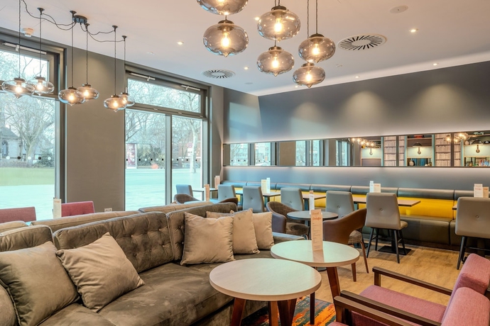 Imagen de los interiores del Premier Inn Duisburg City Altstadt. Foto 13