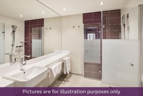 Imagen de la habitación del Premier Inn K&ouml;ln City Centre. Foto 19