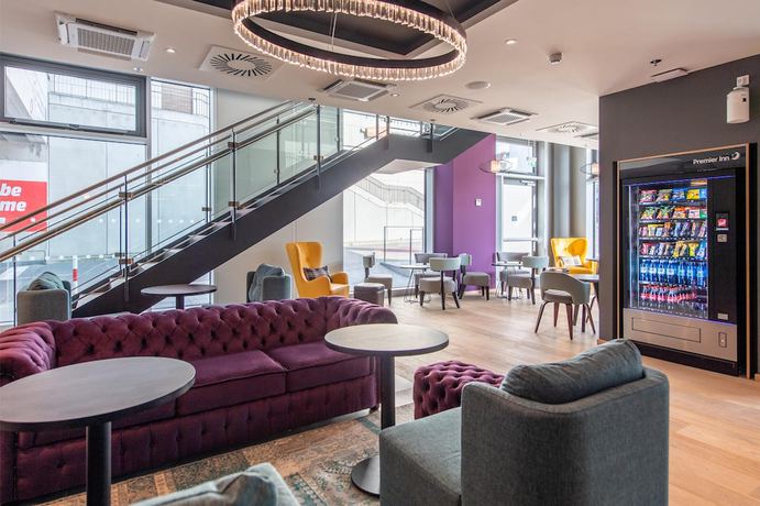 Imagen de los interiores del Premier Inn Stuttgart City Centre. Foto 6