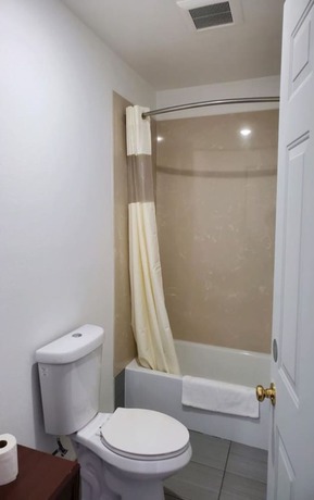 Imagen de la habitación del Premier Inn and Suites. Foto 11
