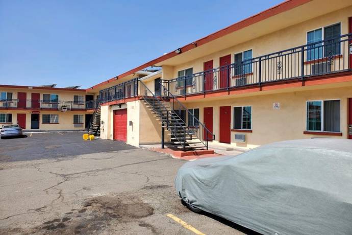 Imagen general del Premier Inn and Suites. Foto 4