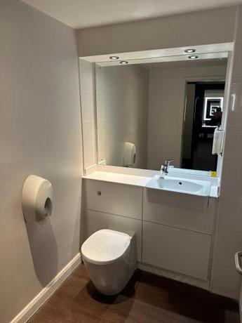 Imagen general del Premier Roomz Two Mills. Foto 4