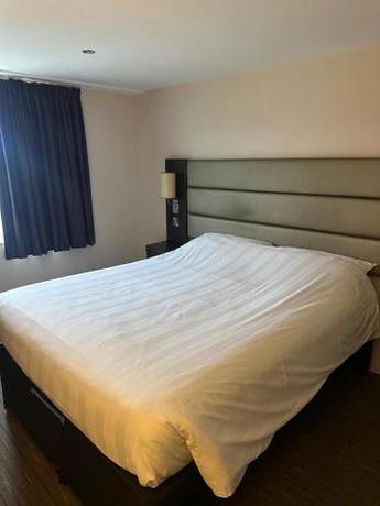 Imagen general del Premier Roomz Two Mills. Foto 9