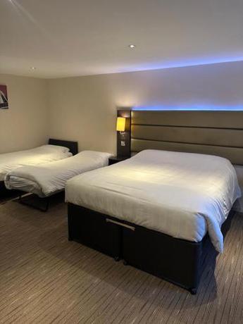 Imagen general del Premier Roomz Two Mills. Foto 11