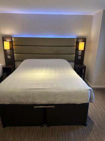 Imagen general del Premier Roomz Two Mills. Foto 13