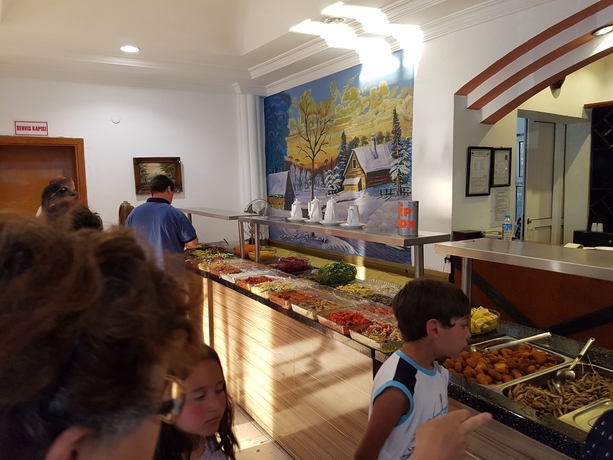 Imagen del bar/restaurante del Prens Yildiz Hotel. Foto 4
