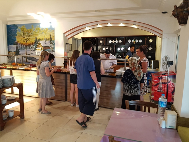 Imagen del bar/restaurante del Prens Yildiz Hotel. Foto 5
