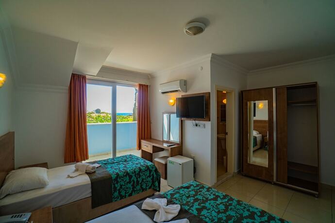 Imagen general del Prenses Sealine Beach Hotel. Foto 3