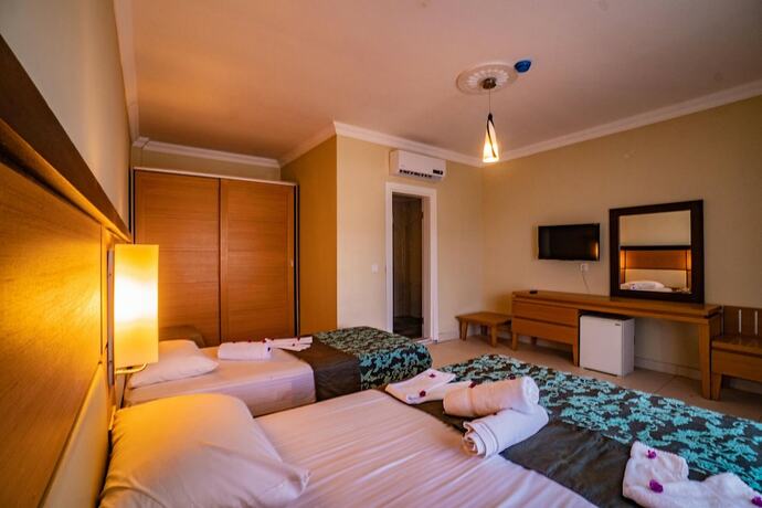 Imagen de la habitación del Prenses Sealine Beach Hotel. Foto 15