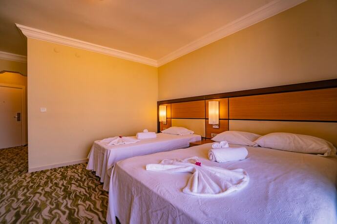 Imagen de la habitación del Prenses Sealine Beach Hotel. Foto 16