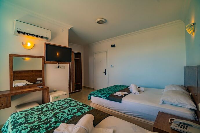 Imagen de la habitación del Prenses Sealine Beach Hotel. Foto 19