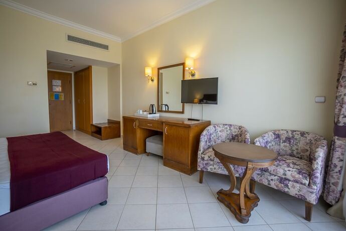 Imagen general del Presa Di Finica Hotelandsuites. Foto 3