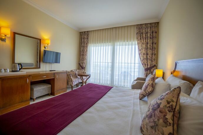 Imagen general del Presa Di Finica Hotelandsuites. Foto 13