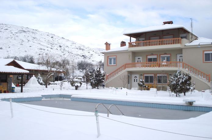 Imagen de la piscina del Prespa Resort and Spa. Foto 18