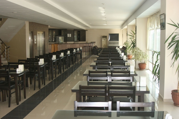 Imagen del bar/restaurante del Prima Hotel. Foto 3