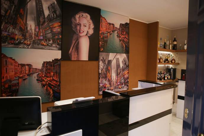 Imagen de los interiores del Primo Hotel. Foto 20