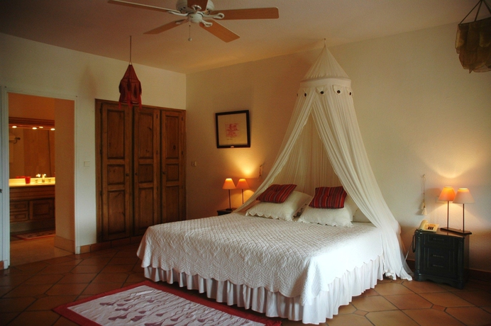 Imagen de la habitación del Privilege Resort. Foto 7