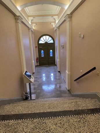 Imagen de los interiores del Promenaden Hotel. Foto 16
