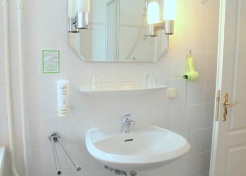 Imagen de la habitación del Promenadenhotel Kaiser Wilhelm. Foto 5